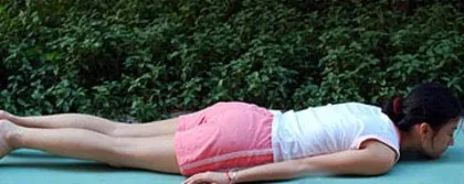Two styles of face-lifting yoga drive away double chins (picture)