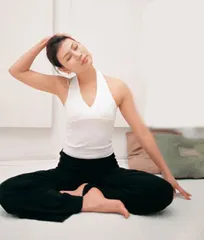 Neck beauty yoga movements create charming neck curves (Photo)