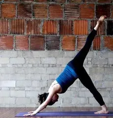Three-legged inverted V style weight loss yoga fat burning and shaping is super effective (picture)1