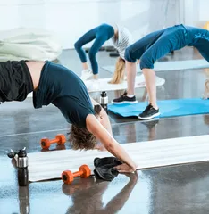 Simple stovepipe yoga to get rid of difficult muscle legs (picture)2