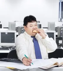 A 270-pound man lost 110 pounds and successfully turned into a handsome guy1