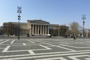 A complete list of tourist attractions in Budapest, the capital of Hungary4
