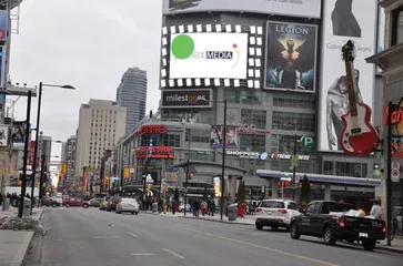 Canadian living customs