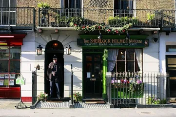 Top ten famous tourist attractions in the UK6