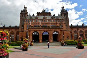 Top ten famous tourist attractions in the UK10