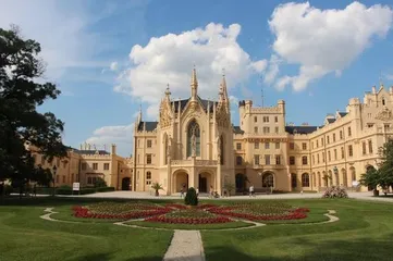 A complete list of famous tourist attractions in the Czech Republic31