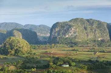Top 10 famous tourist attractions in Cuba13