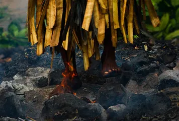 The strangest religious ritual in the world, the fire festival custom in the Fiji Islands2