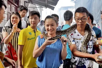 The bizarre folk customs of snakes4