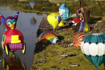 Hot air balloon enthusiasts flock to the International Hot Air Balloon Festival in Leon, Latin America, Mexico1
