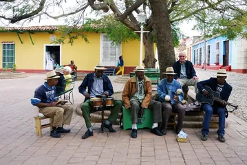 Cuban customs, taboos and matters needing attention