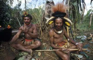 Customs and habits of Papua New Guinea, home of birds of paradise7