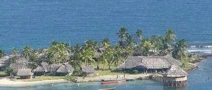 What are the tourist attractions in Samoa and what customs and taboos should I pay attention to?