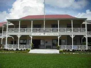 What are the tourist attractions in Samoa and what customs and taboos should I pay attention to?4
