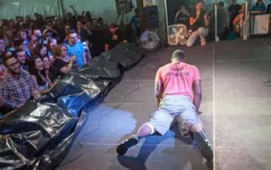 Britain holds a popular sex tournament in Europe and America and has sex with the air2