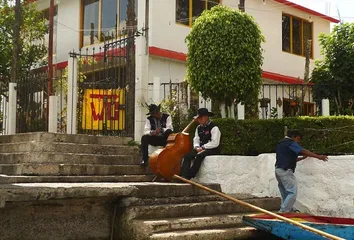 Nine weird places in the world propose ways6