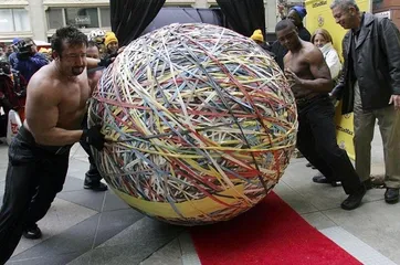 The most bizarre Guinness Book of Records3