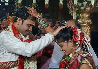 Ten wonderful marriage customs4