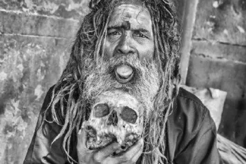 Uncovering ten strange customs in India5