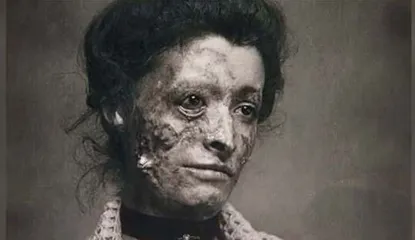 Strange and horrific custom: "posing for pictures of dead people"15