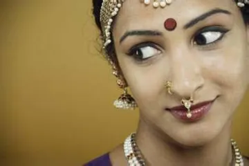 Taking stock of the strange customs of women around the world: A mother can marry her son2