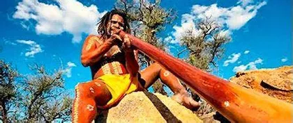 9 strange customs that attract social controversy7