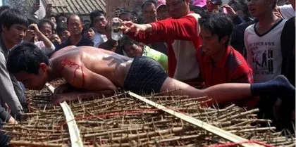 Explore the top ten weird folk customs in rural China2