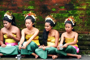 The strange customs of Bali people in Indonesia3