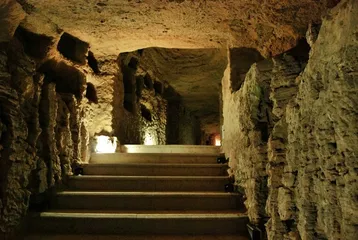 Tomb Robbing in Ancient Egyptian Pyramids2