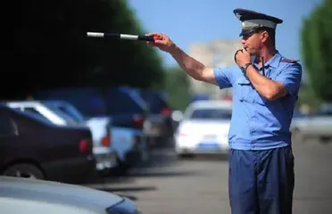 18 of the strictest traffic rules abroad5
