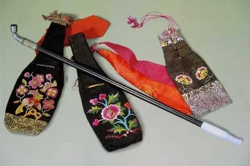 Strange customs3