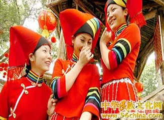 Zhuang people have many customs, traditions and habits. Everyone can sing. Everyone can sing