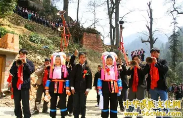 The unique marriage and love customs of the Yao people in Chashan, Jinxiu, Guangxi-Climbing buildings3 