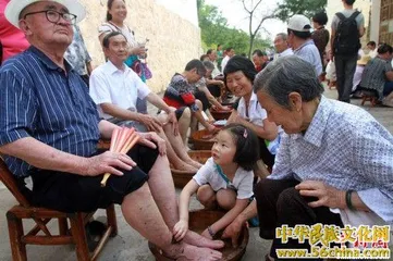 View unique and magical folk customs during the Dragon Boat Festival Cultural Festival in Qu Yuan