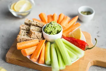 Snacks will not "hinder" you from losing weight! It mainly depends on whether you can eat it1