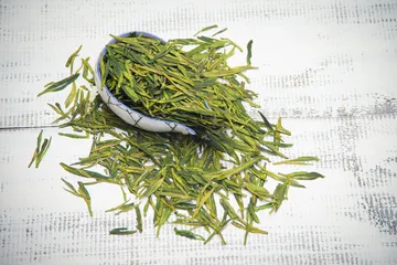 Does green tea help you shave off the oil?