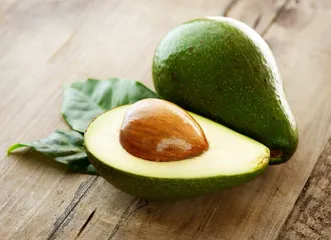 What should I eat to lose weight? Is green dates okay?1