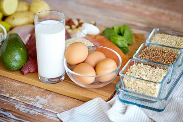 What should I eat to lose weight? Is green dates okay?2