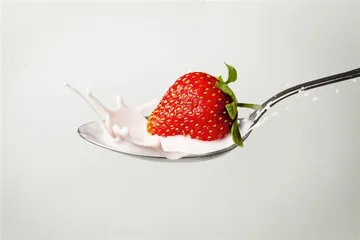 During weight loss, eat strawberries slowly2
