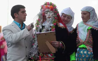 Strange marriage: The bride's wedding turned into a zombie