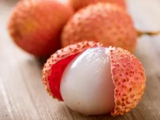 Which 5 fruits have low sugar content?