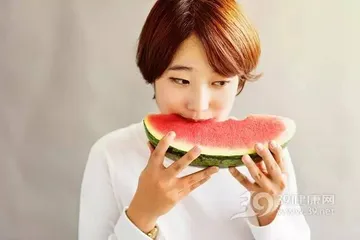 In addition to losing weight and eating watermelon in summer, there are two major benefits