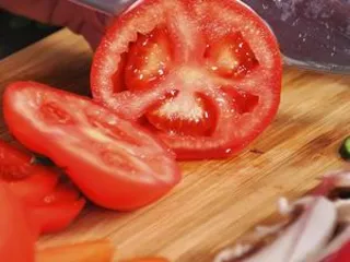 How to eat tomatoes to lose weight? Poke new tricks!0