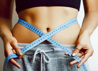 What should I pay attention to when using a waist twisting machine at home to lose weight in winter