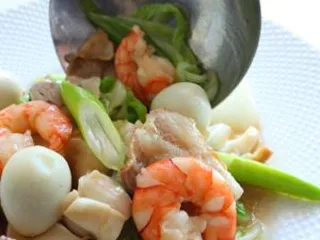A bite of squid is equal to 40 kilograms of fat meat?1