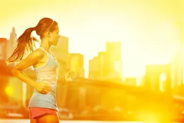 Go to bed early and get up early in summer, get up for running to lose weight