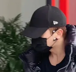 Xu Kai has lost weight and his face has sharp angles! Did the face-lifting earrings he wore work?1
