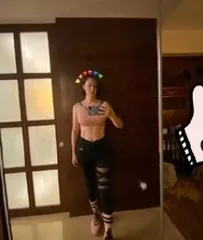 Yuan Hong takes photos of Zhang Xinyi's abdominal muscles! How to quickly develop abdominal muscles after childbirth